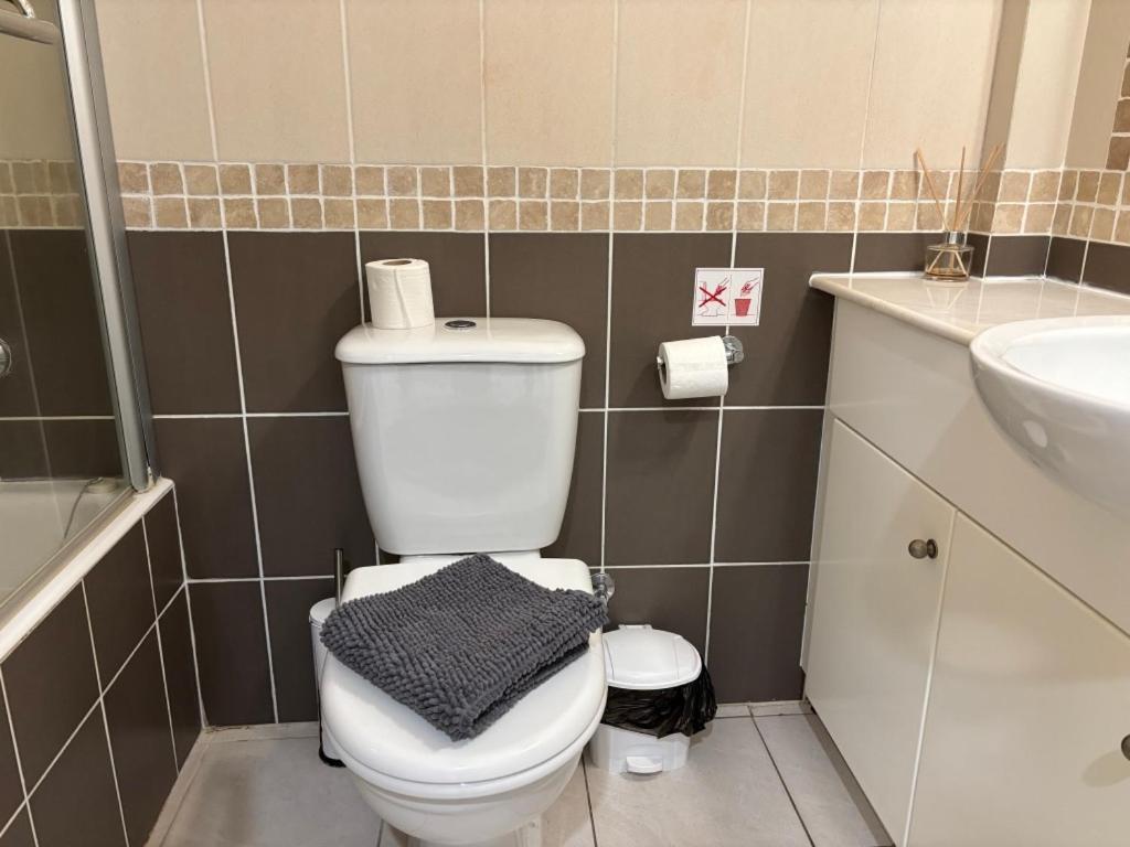 Cozy Apartment In Paphos Beautiful Complex מראה חיצוני תמונה