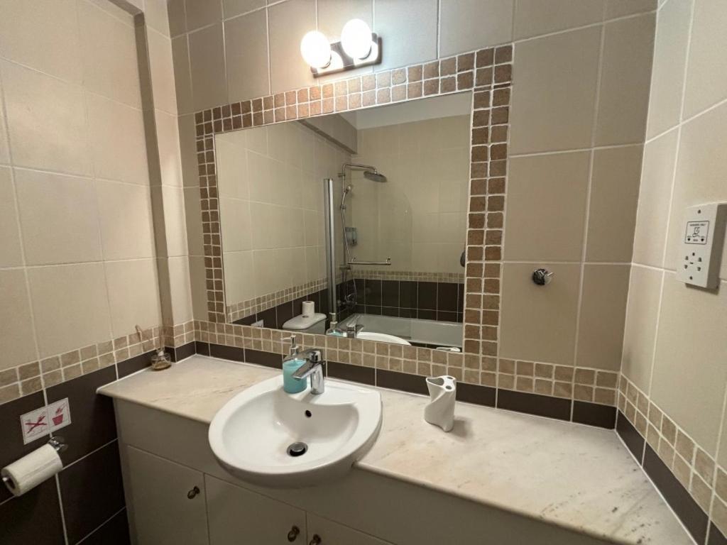 Cozy Apartment In Paphos Beautiful Complex מראה חיצוני תמונה