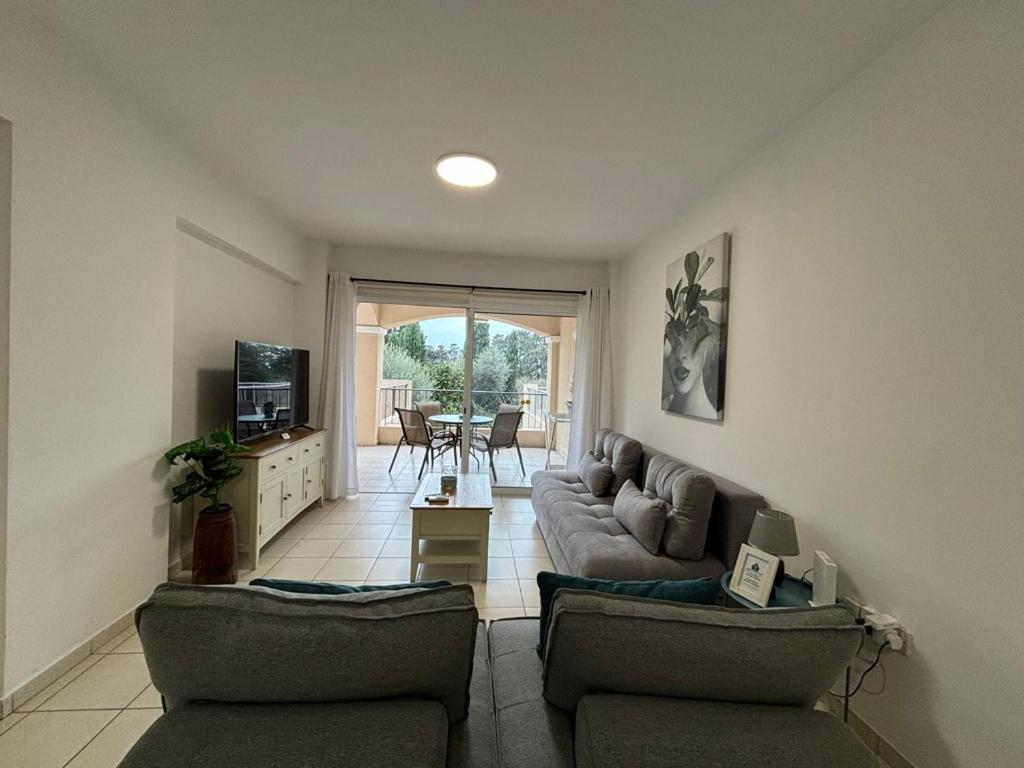 Cozy Apartment In Paphos Beautiful Complex מראה חיצוני תמונה